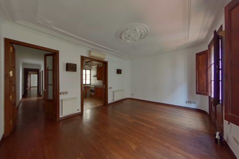 Apartamento de 3 dormitorios en venta en Barcelona, Cataluña, Spain № 7015 - foto 2