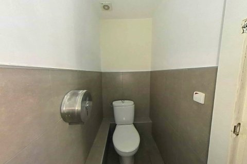 550 sq.m. apartment for sale in El Prat de Llobregat, Barcelona, Catalonia, Spain № 7013 - photo 19