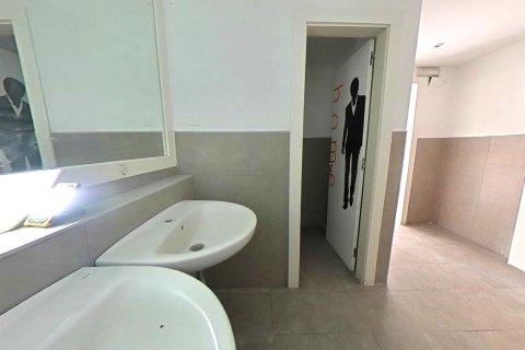 550 sq.m. apartment for sale in El Prat de Llobregat, Barcelona, Catalonia, Spain № 7013 - photo 18