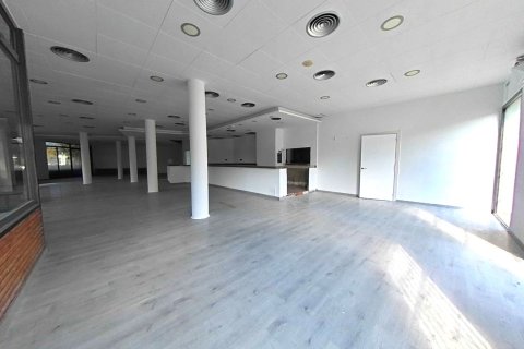 550 sq.m. apartment for sale in El Prat de Llobregat, Barcelona, Catalonia, Spain № 7013 - photo 2