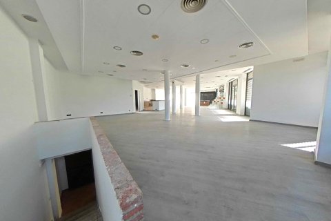 550 sq.m. apartment for sale in El Prat de Llobregat, Barcelona, Catalonia, Spain № 7013 - photo 5