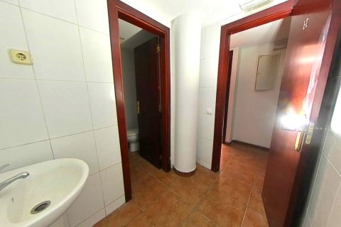 550 sq.m. apartment for sale in El Prat de Llobregat, Barcelona, Catalonia, Spain № 7013 - photo 20