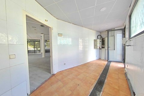 550 sq.m. apartment for sale in El Prat de Llobregat, Barcelona, Catalonia, Spain № 7013 - photo 6