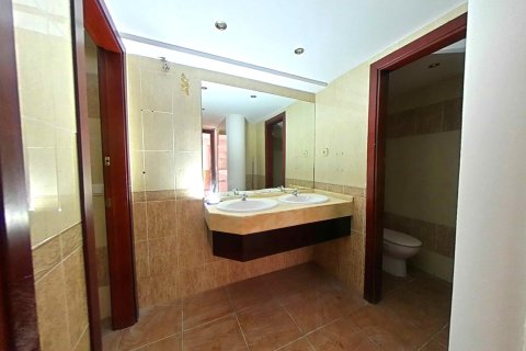 550 sq.m. apartment for sale in El Prat de Llobregat, Barcelona, Catalonia, Spain № 7013 - photo 25