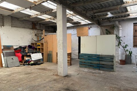 Сasa de 4 dormitorios en venta en Barcelona, Cataluña, Spain № 7019 - foto 12