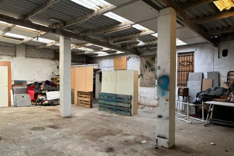Сasa de 4 dormitorios en venta en Barcelona, Cataluña, Spain № 7019 - foto 11
