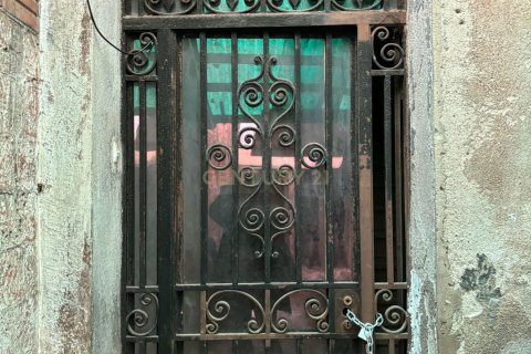 Сasa de 4 dormitorios en venta en Barcelona, Cataluña, Spain № 7019 - foto 22