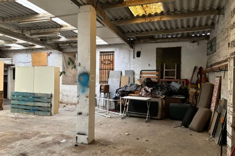 Сasa de 4 dormitorios en venta en Barcelona, Cataluña, Spain № 7019 - foto 6