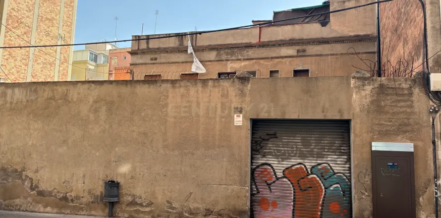 Сasa de 4 dormitorios en venta en Barcelona, Cataluña, Spain № 7019