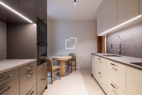Apartamento de 3 dormitorios en alquiler en Barcelona, Cataluña, Spain № 6641 - foto 13