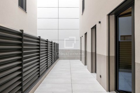 Apartamento de 3 dormitorios en alquiler en Barcelona, Cataluña, Spain № 6641 - foto 24