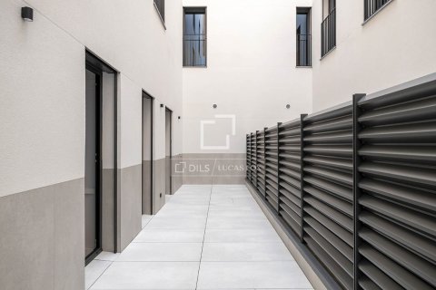 Apartamento de 3 dormitorios en alquiler en Barcelona, Cataluña, Spain № 6641 - foto 25