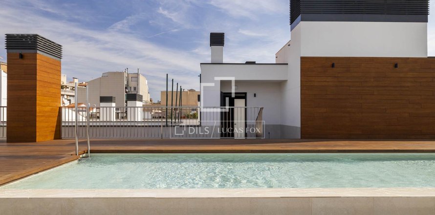 Apartamento de 3 dormitorios en alquiler en Barcelona, Cataluña, Spain № 6641