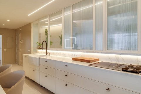 Apartamento de 5 dormitorios en alquiler en Barcelona, Cataluña, Spain № 6642 - foto 18