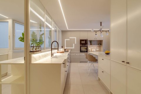 Apartamento de 5 dormitorios en alquiler en Barcelona, Cataluña, Spain № 6642 - foto 19