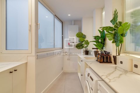Apartamento de 5 dormitorios en alquiler en Barcelona, Cataluña, Spain № 6642 - foto 22