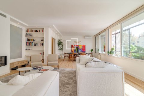 Apartamento de 5 dormitorios en alquiler en Barcelona, Cataluña, Spain № 6642 - foto 2
