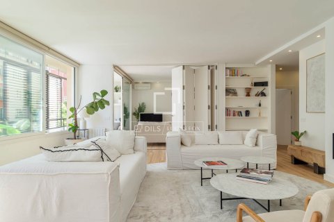 Apartamento de 5 dormitorios en alquiler en Barcelona, Cataluña, Spain № 6642 - foto 3