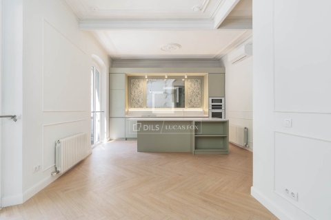 Apartamento de 3 dormitorios en venta en Barcelona, Cataluña, Spain № 6646 - foto 5