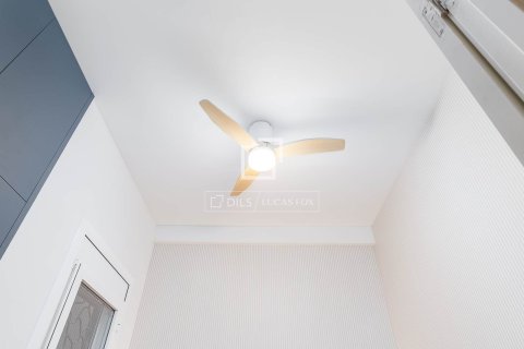 Apartamento de 3 dormitorios en venta en Barcelona, Cataluña, Spain № 6646 - foto 21