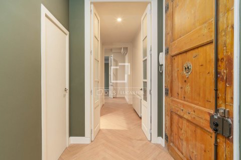 Apartamento de 3 dormitorios en venta en Barcelona, Cataluña, Spain № 6646 - foto 11