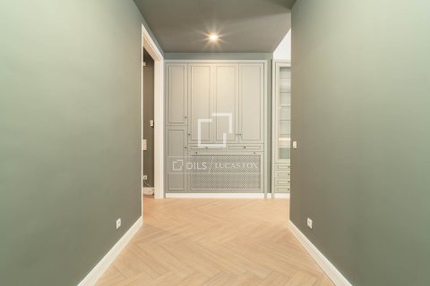 Apartamento de 3 dormitorios en venta en Barcelona, Cataluña, Spain № 6646 - foto 12