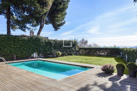 Villa de 5 dormitorios en alquiler en Barcelona, Cataluña, Spain № 6640 - foto 2