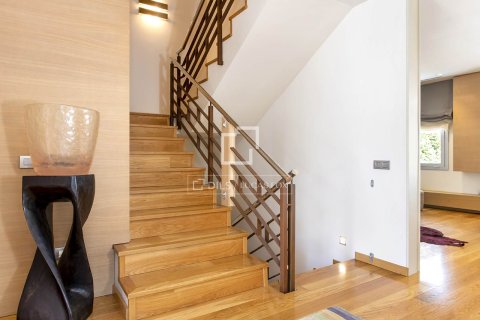Villa de 5 dormitorios en alquiler en Barcelona, Cataluña, Spain № 6640 - foto 27
