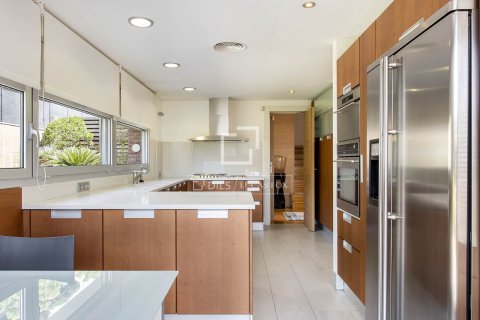Villa de 5 dormitorios en alquiler en Barcelona, Cataluña, Spain № 6640 - foto 25