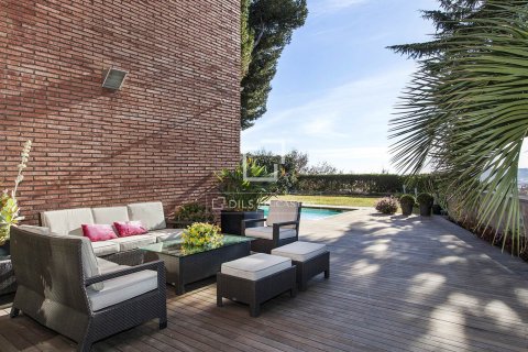 Villa de 5 dormitorios en alquiler en Barcelona, Cataluña, Spain № 6640 - foto 17