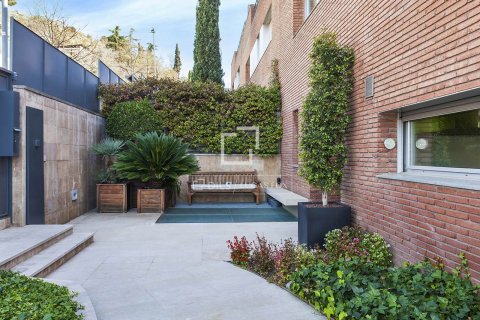 Villa de 5 dormitorios en alquiler en Barcelona, Cataluña, Spain № 6640 - foto 20
