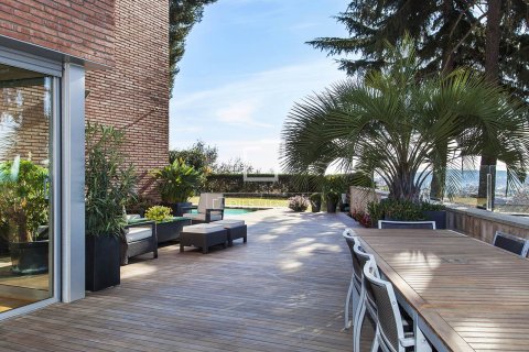 Villa de 5 dormitorios en alquiler en Barcelona, Cataluña, Spain № 6640 - foto 19