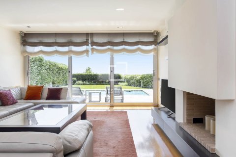 Villa de 5 dormitorios en alquiler en Barcelona, Cataluña, Spain № 6640 - foto 4