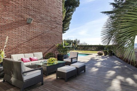 Villa de 5 dormitorios en alquiler en Barcelona, Cataluña, Spain № 6640 - foto 8