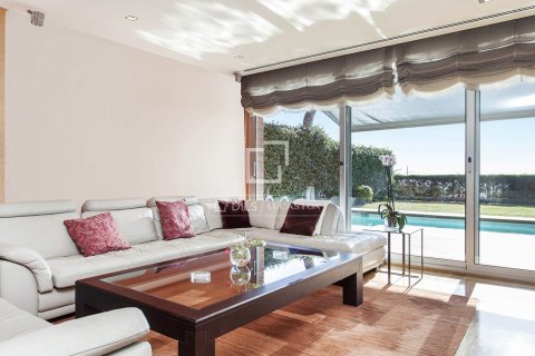 Villa de 5 dormitorios en alquiler en Barcelona, Cataluña, Spain № 6640 - foto 3