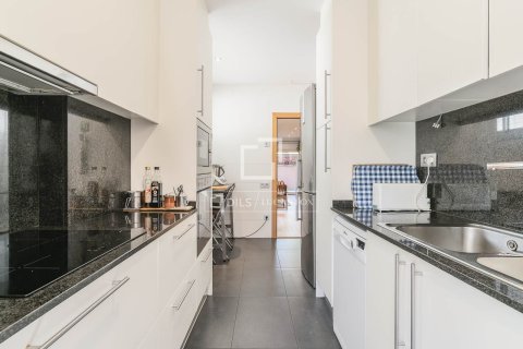 Apartamento de 3 dormitorios en venta en Barcelona, Cataluña, Spain № 6645 - foto 16