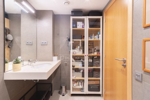 Apartamento de 3 dormitorios en venta en Barcelona, Cataluña, Spain № 6645 - foto 24