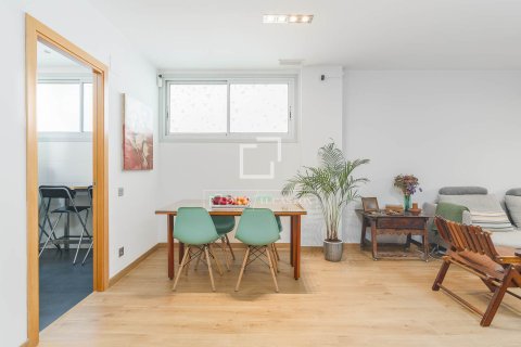 Apartamento de 3 dormitorios en venta en Barcelona, Cataluña, Spain № 6645 - foto 12