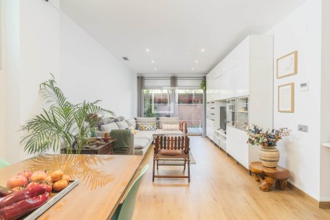 Apartamento de 3 dormitorios en venta en Barcelona, Cataluña, Spain № 6645 - foto 2