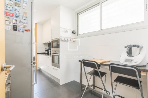 Apartamento de 3 dormitorios en venta en Barcelona, Cataluña, Spain № 6645 - foto 14