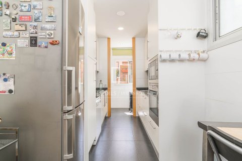 Apartamento de 3 dormitorios en venta en Barcelona, Cataluña, Spain № 6645 - foto 13