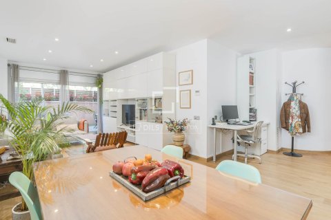 Apartamento de 3 dormitorios en venta en Barcelona, Cataluña, Spain № 6645 - foto 5