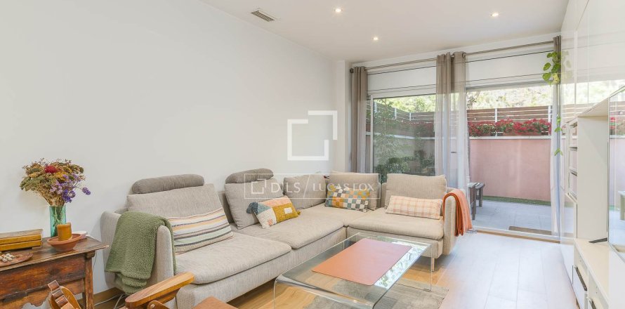 Apartamento de 3 dormitorios en venta en Barcelona, Cataluña, Spain № 6645