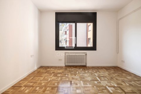 4 bedrooms apartment for rent in Barcelona, Catalonia, Spain № 6643 - photo 24
