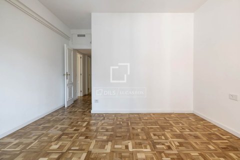 4 bedrooms apartment for rent in Barcelona, Catalonia, Spain № 6643 - photo 25