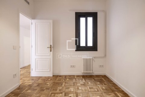 4 bedrooms apartment for rent in Barcelona, Catalonia, Spain № 6643 - photo 22