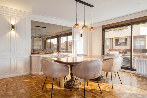 4 bedrooms apartment for rent in Barcelona, Catalonia, Spain № 6643 - photo 4