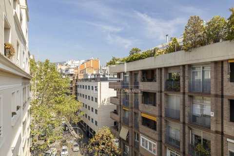 4 bedrooms apartment for rent in Barcelona, Catalonia, Spain № 6643 - photo 9