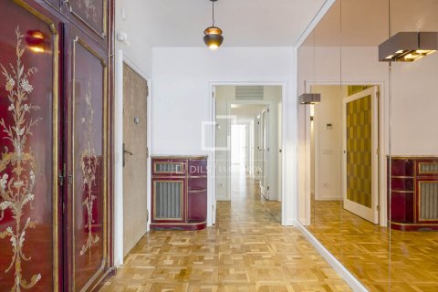4 bedrooms apartment for rent in Barcelona, Catalonia, Spain № 6643 - photo 12