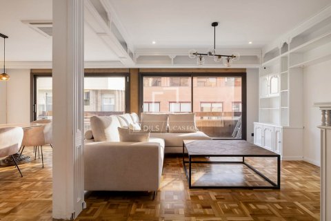 4 bedrooms apartment for rent in Barcelona, Catalonia, Spain № 6643 - photo 2